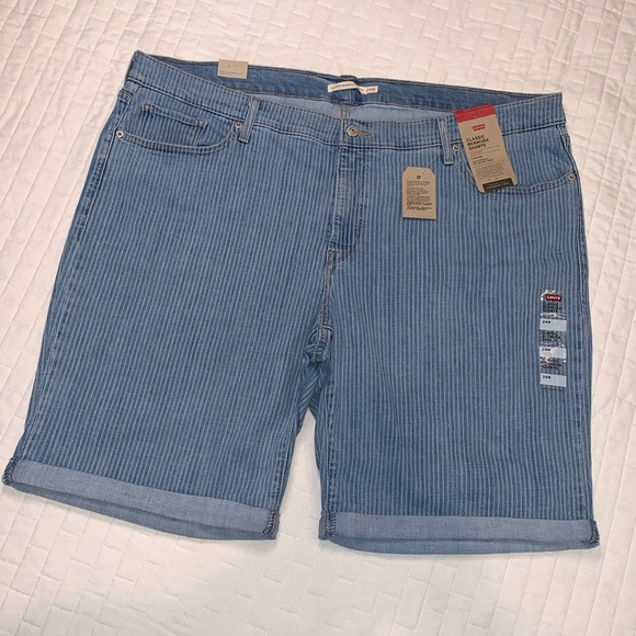NWT Levi’s Classic Bermuda Denim Shorts, Cuffed Hem, Pin Stripes, Size 24W - Picture 1 of 15